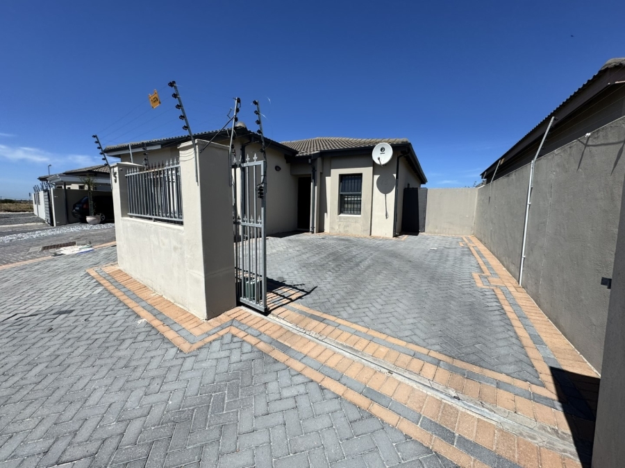 3 Bedroom Property for Sale in Parklands East Western Cape